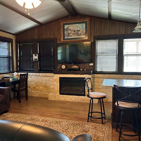 Vineyard Trail Cottages- Adults Only Fredericksburg Eksteriør bilde