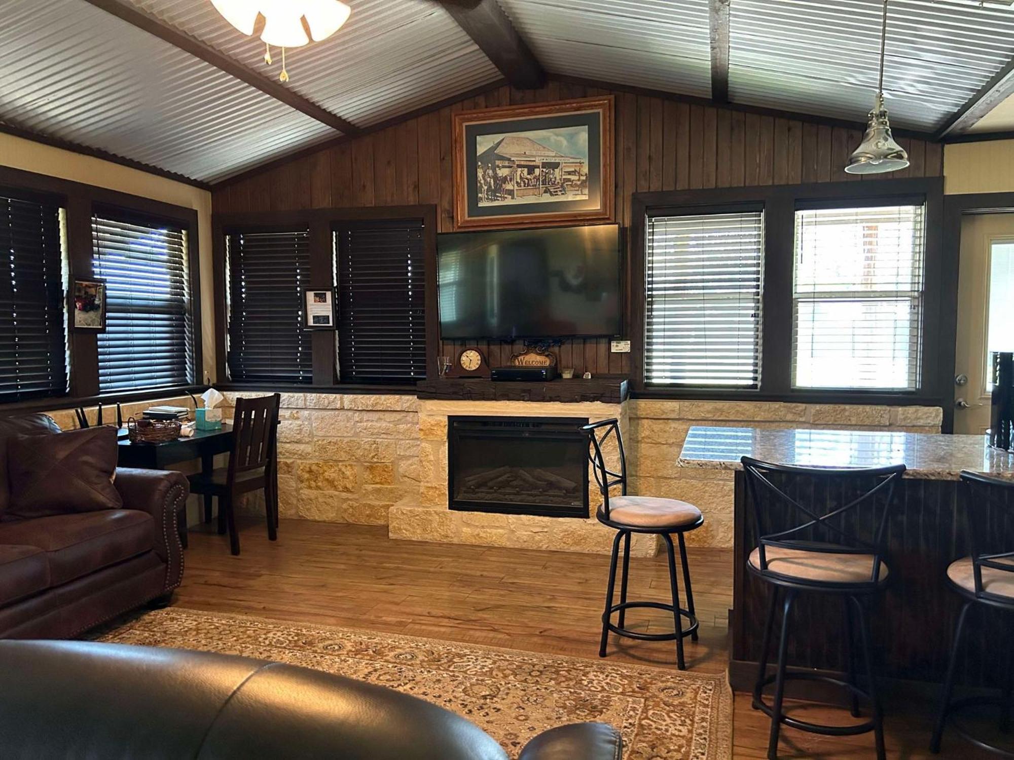 Vineyard Trail Cottages- Adults Only Fredericksburg Eksteriør bilde