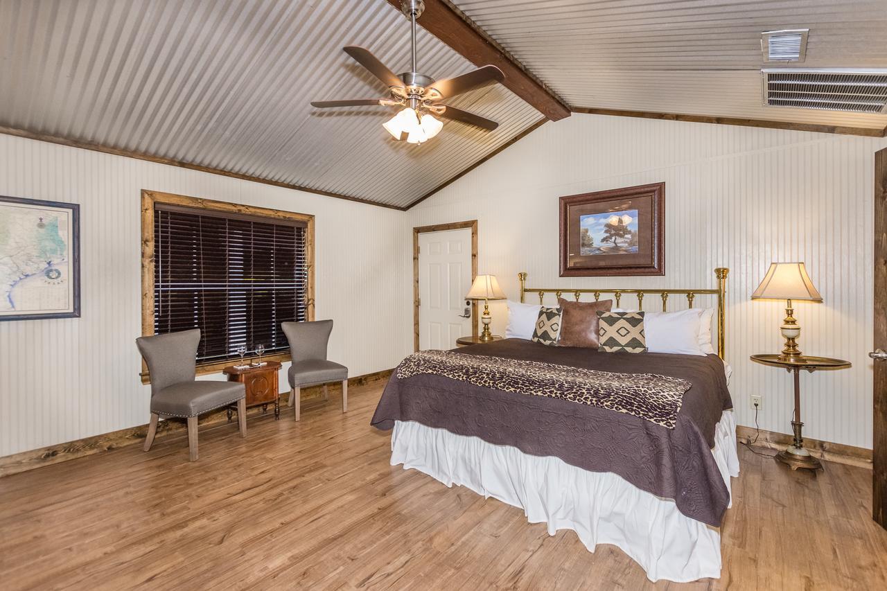 Vineyard Trail Cottages- Adults Only Fredericksburg Rom bilde