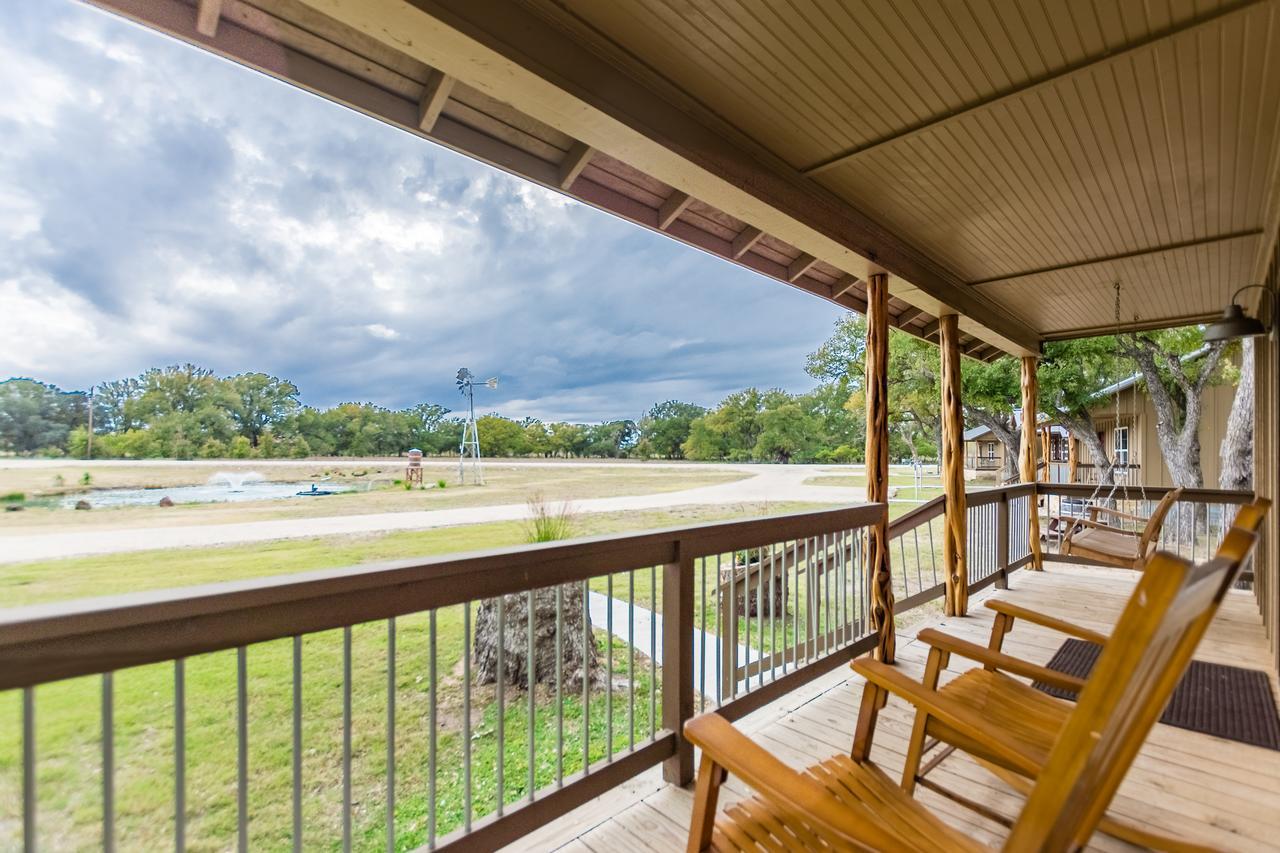 Vineyard Trail Cottages- Adults Only Fredericksburg Rom bilde