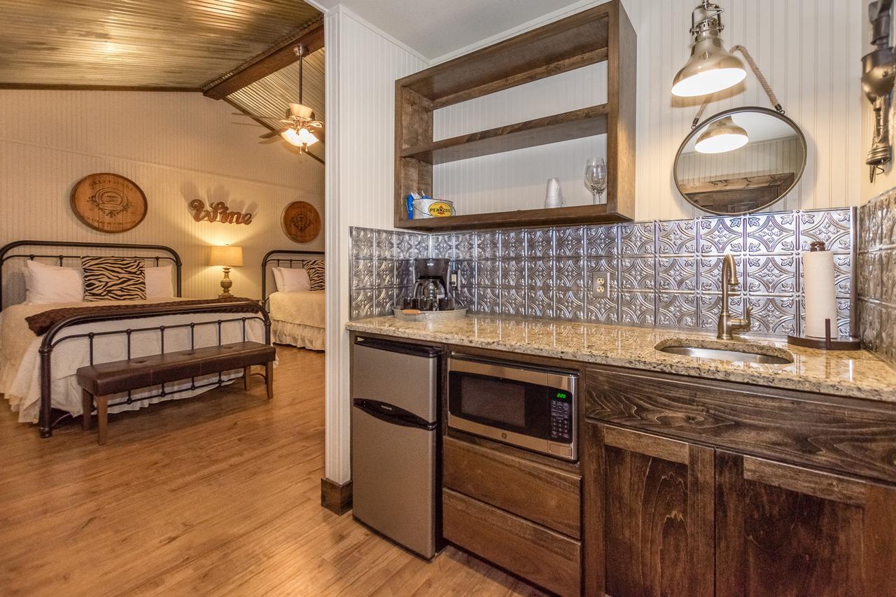 Vineyard Trail Cottages- Adults Only Fredericksburg Rom bilde