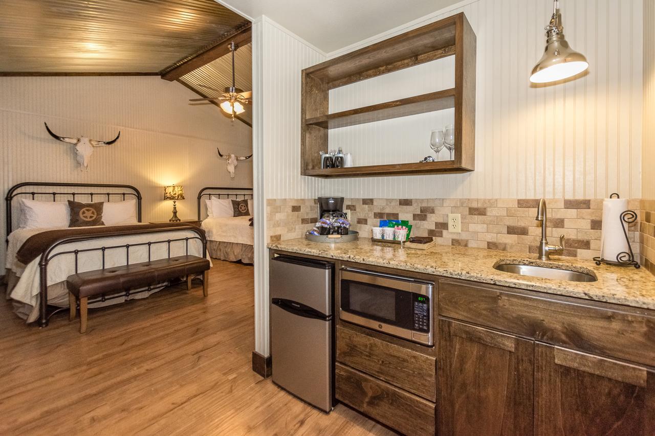 Vineyard Trail Cottages- Adults Only Fredericksburg Rom bilde