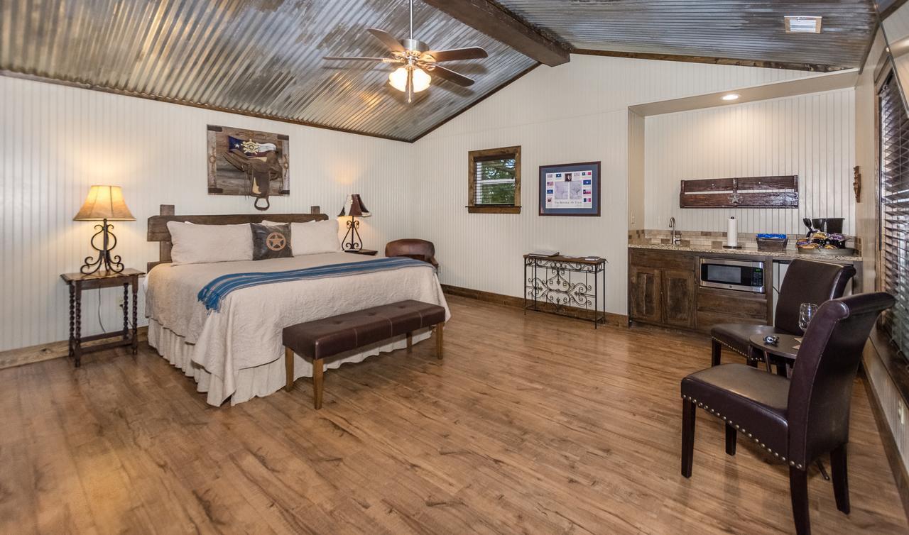 Vineyard Trail Cottages- Adults Only Fredericksburg Rom bilde