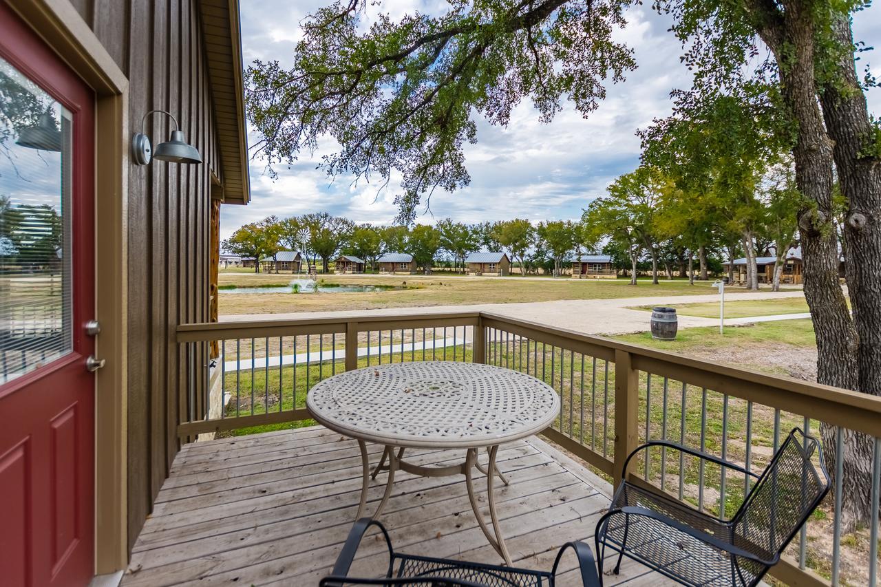 Vineyard Trail Cottages- Adults Only Fredericksburg Rom bilde