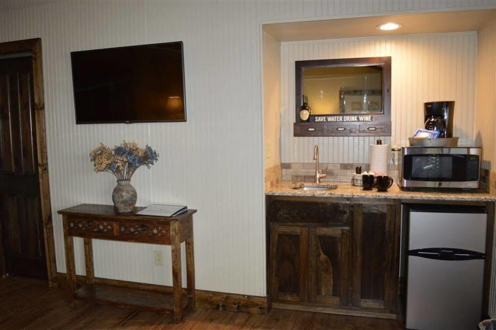 Vineyard Trail Cottages- Adults Only Fredericksburg Eksteriør bilde